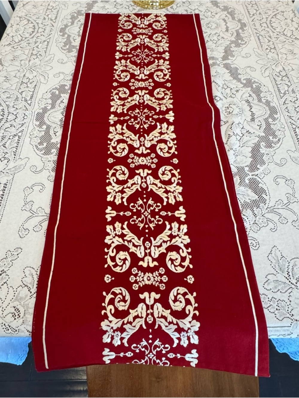 Williams Sonoma Embroidered Crewel Holiday Table Runner – Red | 16” x 90”